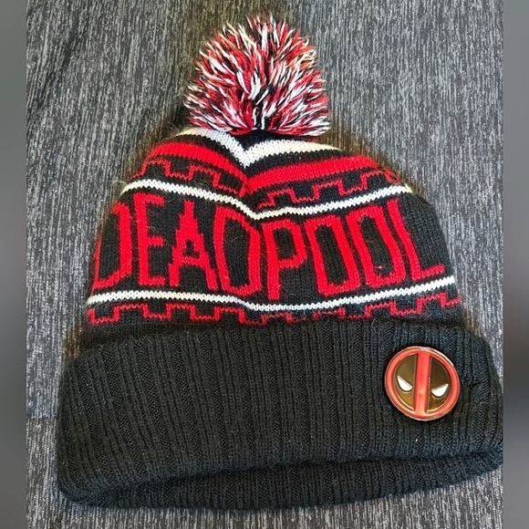 Unisex Marvel Deadpool Pom Beanie, One Size - Picture 1 of 3